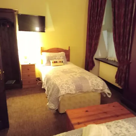 Bed and Breakfast Buggle's Pub And Kilrush