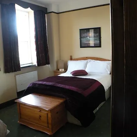 Bed & Breakfast Buggle's Pub And Kilrush