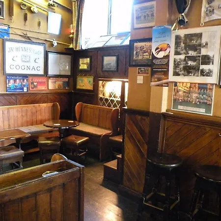 Frühstückspension Buggle's Pub And Kilrush
