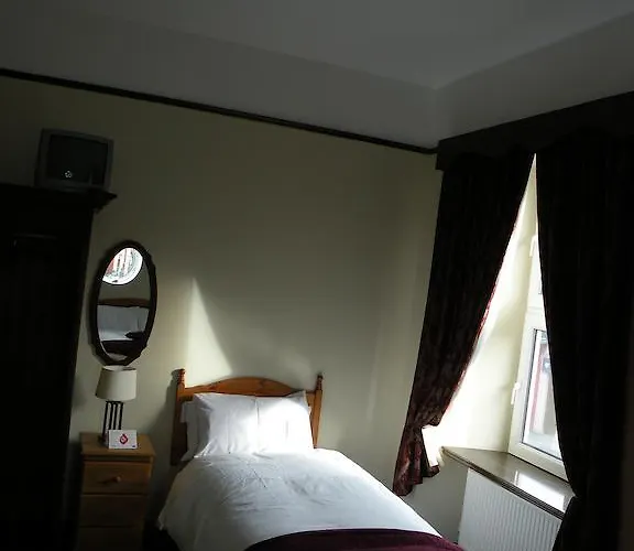 Bed and breakfast Buggle's Pub And 3*